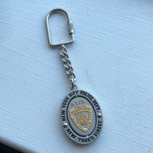NWOT NYC Police Dept. silver key chain